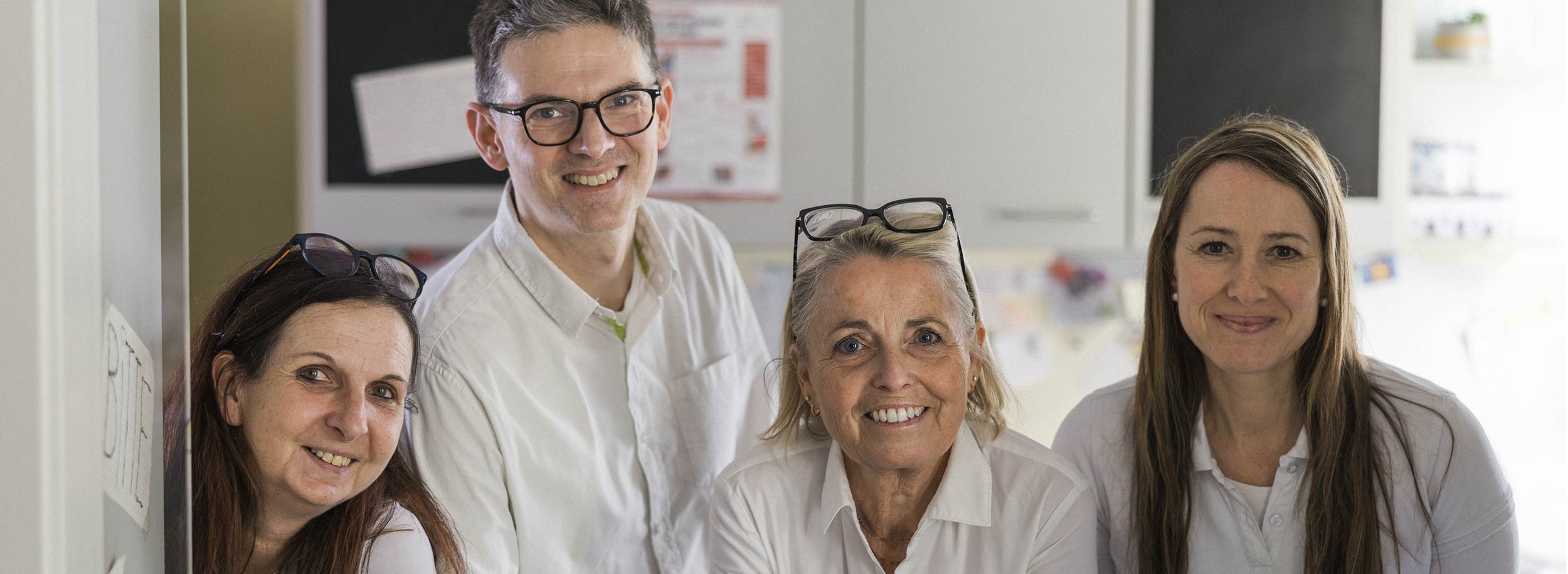 die Praktischen, Das sind wir! Teamfoto: Doris Wawra, Albert Fürnschlief, Luzia Eckert, Sonja Brunnhofer